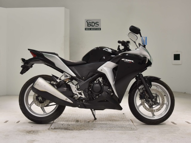 Honda CBR250R 2011