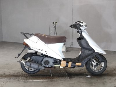 Suzuki ADDRESS V100