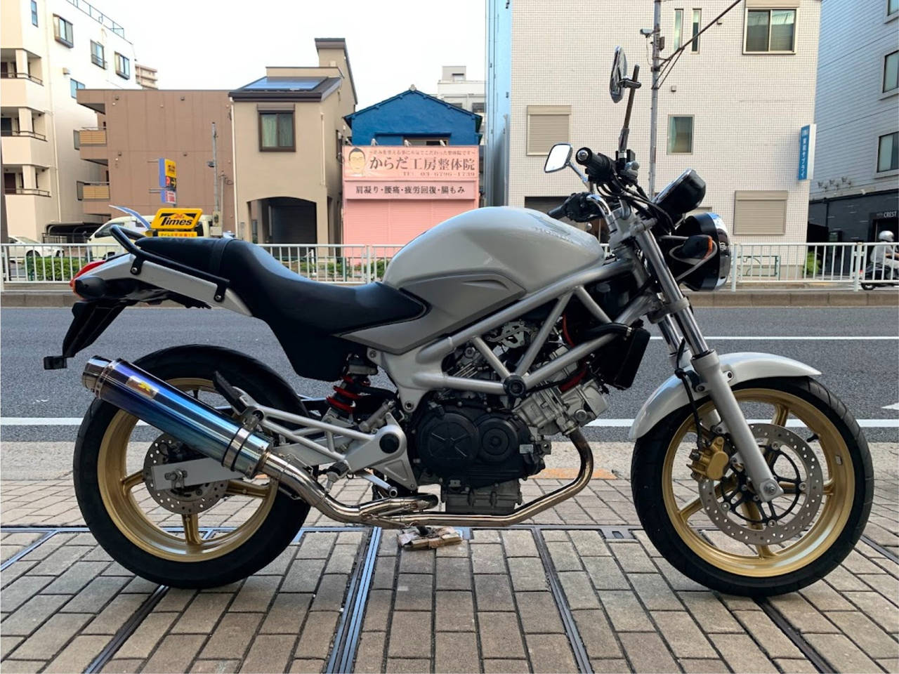 Honda VTR250 2011