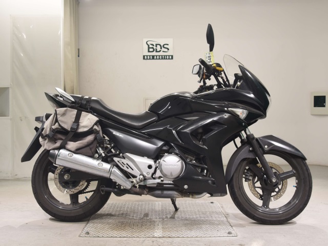 Suzuki GSR250F