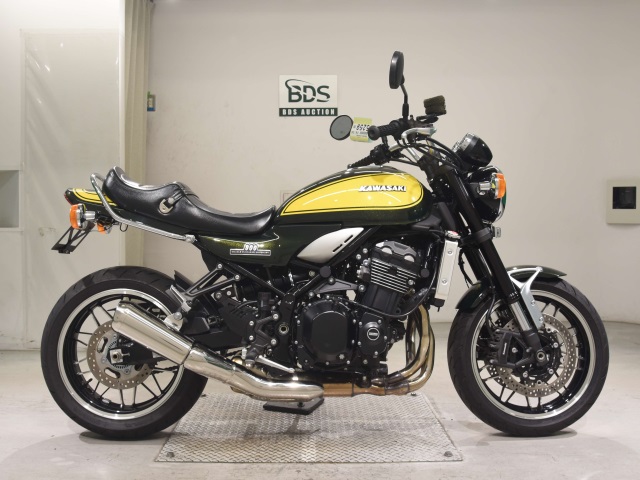 Kawasaki Z900RS 2025