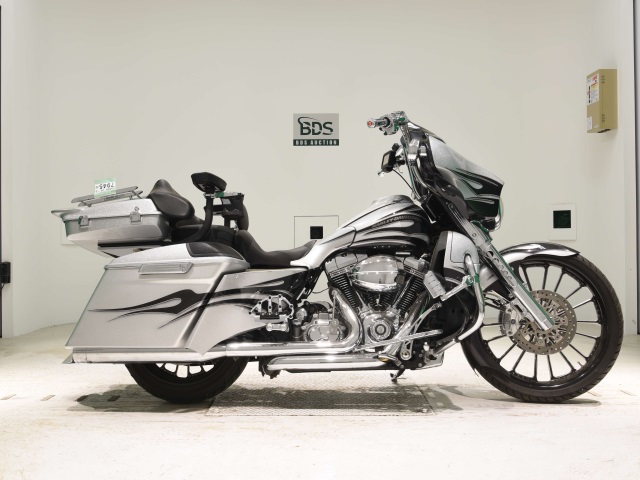 HD STREET GLIDE FLHXSE1800 2015
