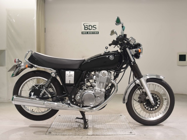 Yamaha SR400 2020