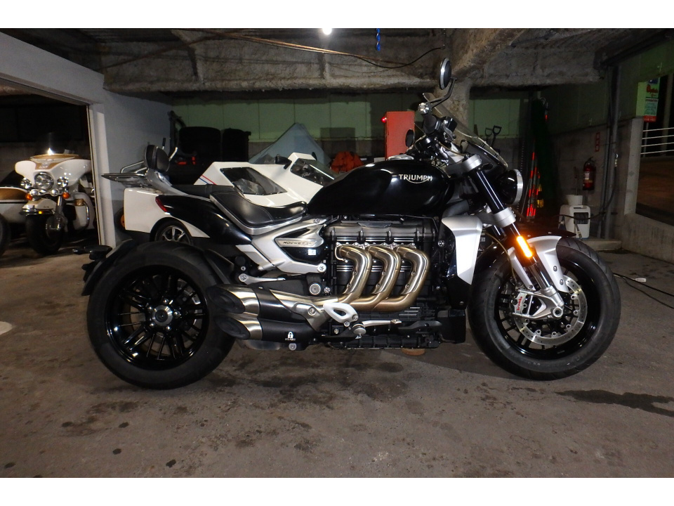 Triumph ROCKET 3 STORM R 2021