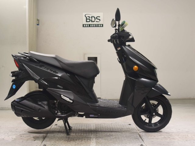 Suzuki AVENIS125