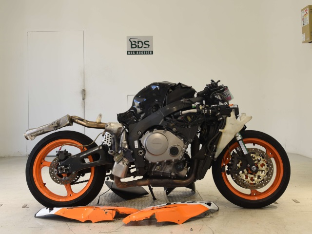 Honda CBR1000RR 2004
