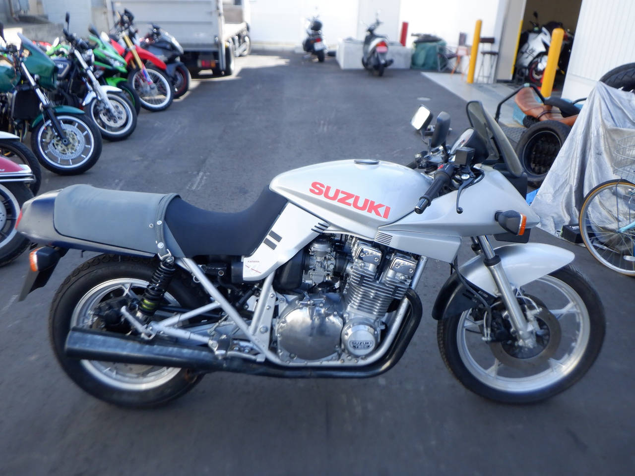 Suzuki GSX1100S KATANA 1990