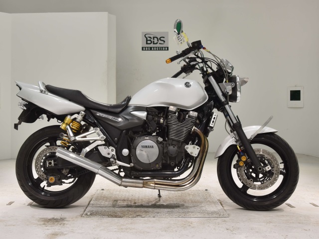 Yamaha XJR1300 2016