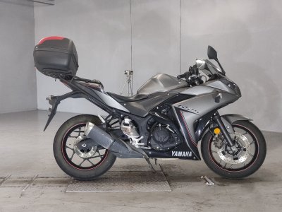 Yamaha YZF-R25 2016
