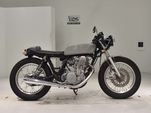 Yamaha SR400 2005