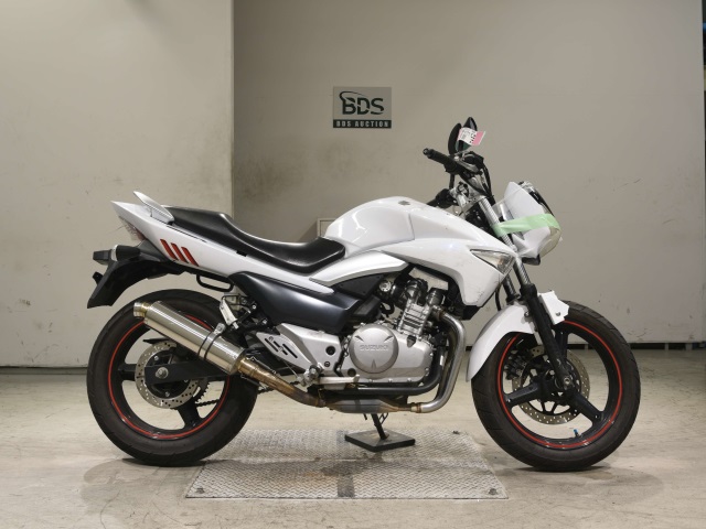 Suzuki GSR250