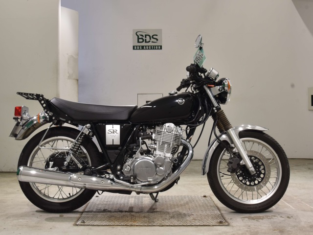 Yamaha SR400 2019