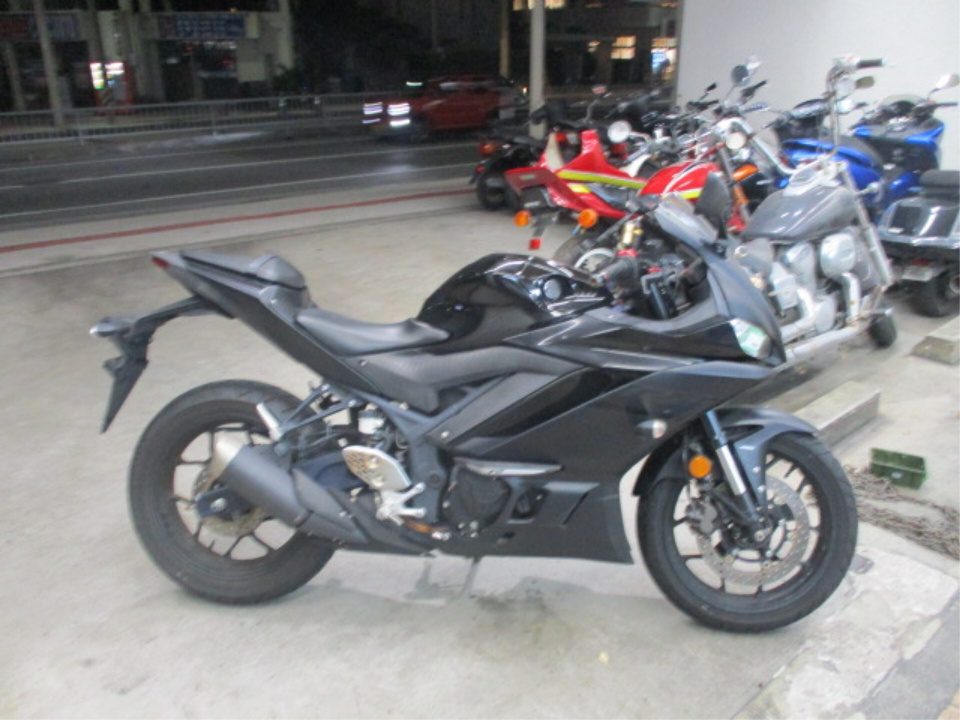 Yamaha YZF-R25A 2021