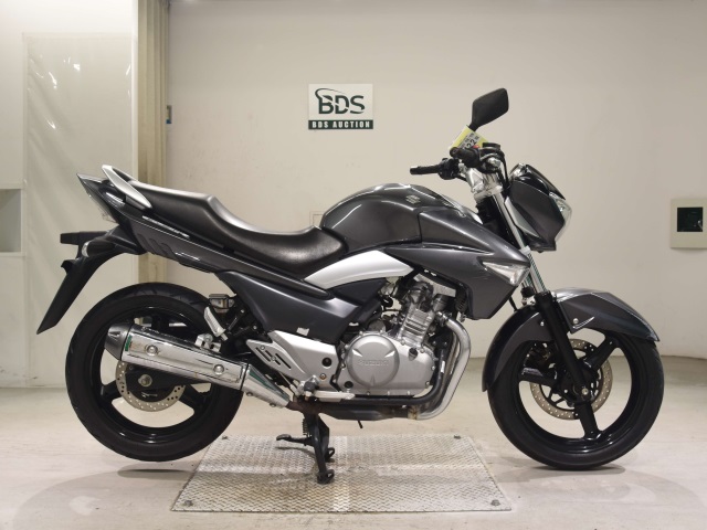 Suzuki GSR250