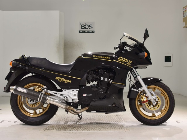 Kawasaki GPZ900R 1985