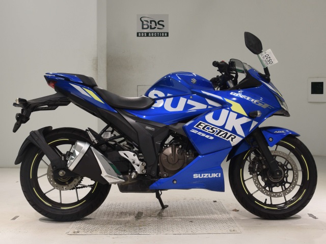 Suzuki GIXXER250SF