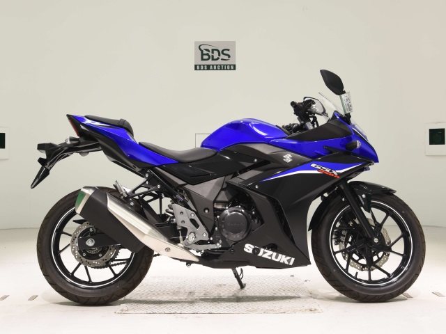 Suzuki GSX250RA