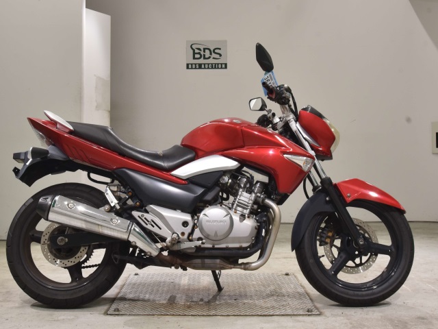 Suzuki GSR250