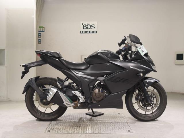 Suzuki GIXXER250SF