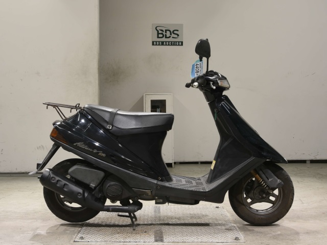 Suzuki ADDRESS V100