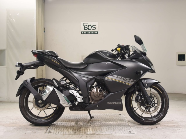 Suzuki GIXXER250SF