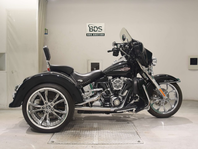 HD FLSTC1580 TRIKE 2007