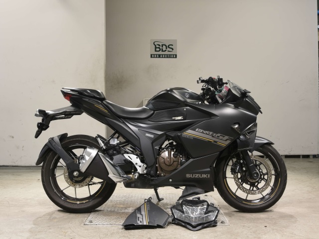 Suzuki GIXXER250SF