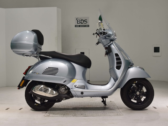 Vespa GTS300 SUPER 2022