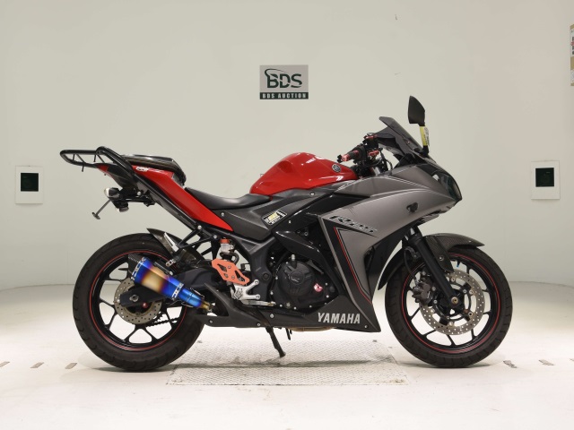 Yamaha YZF-R25 2016