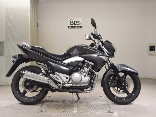Suzuki GSR250
