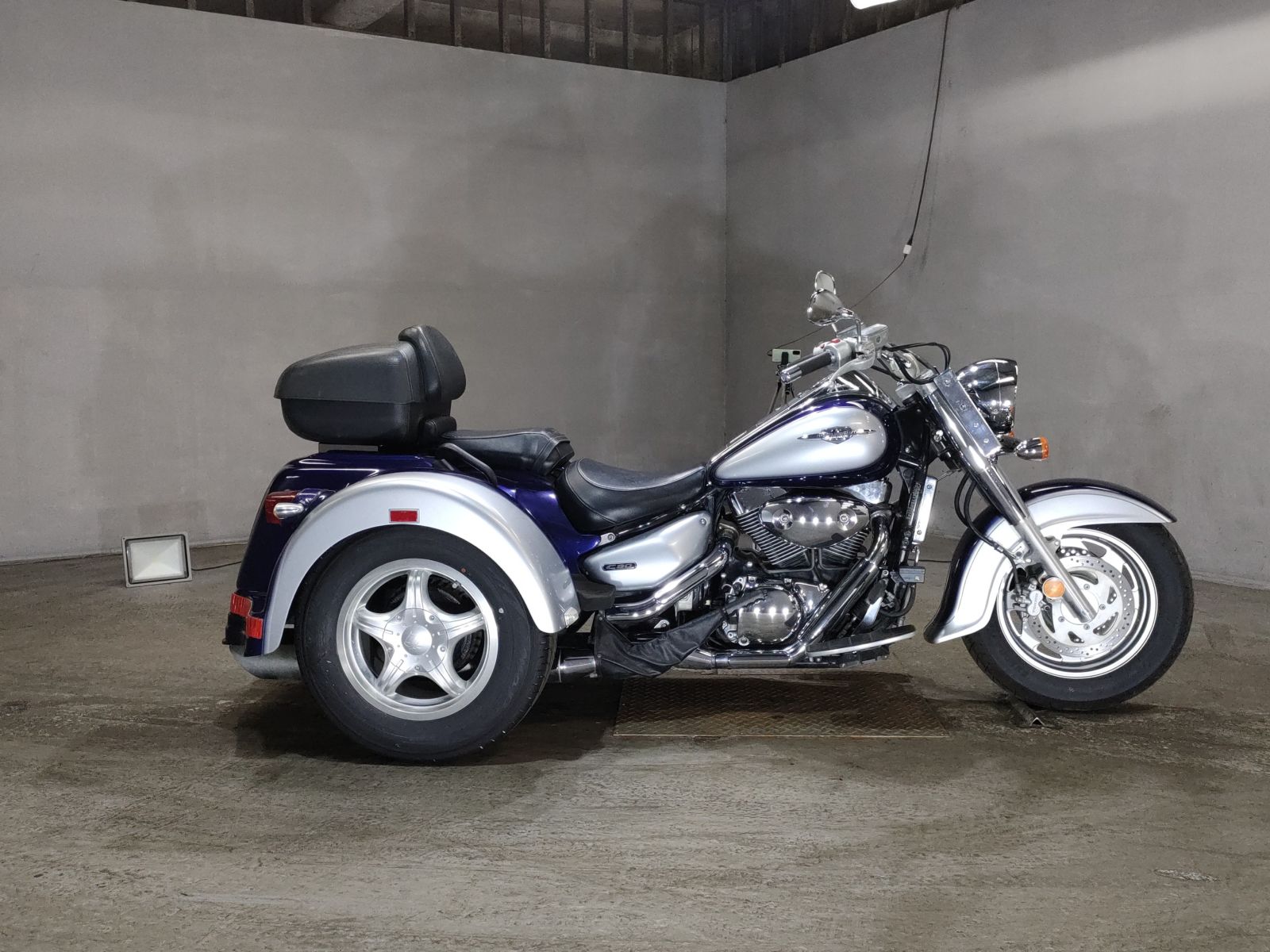 Suzuki boulevard 1500 trike 2011