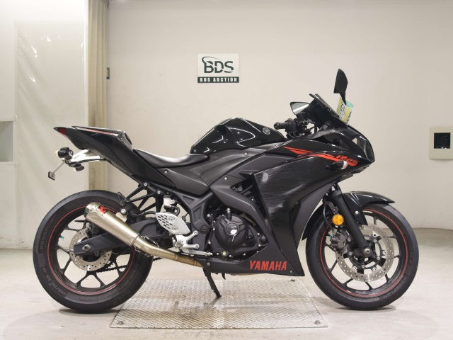 Yamaha YZF-R25 2015