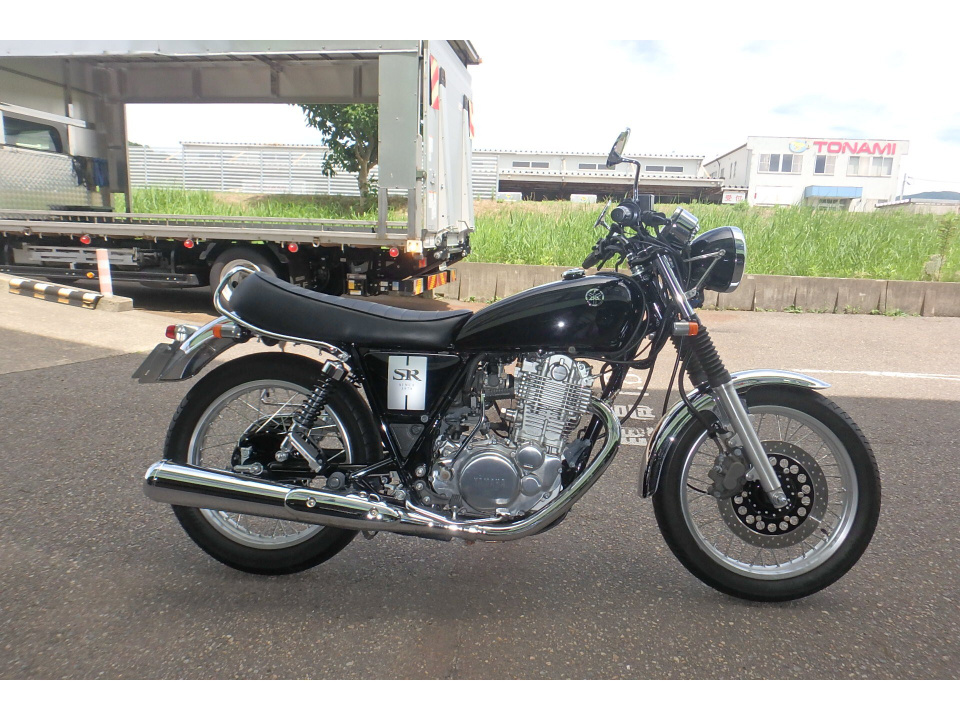 Yamaha SR400 2020