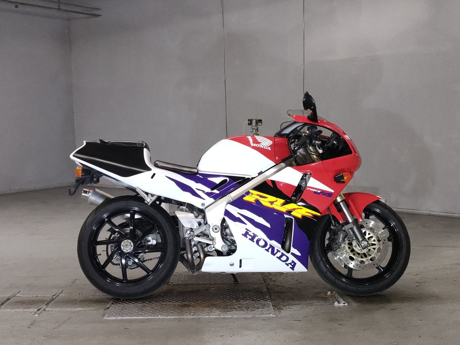 Honda RVF400 2001