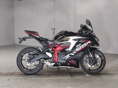 Kawasaki NINJA ZX-25R KRT 2021