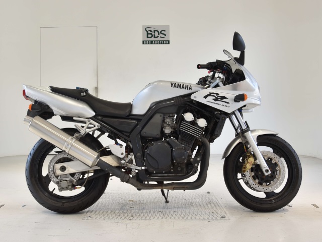 Yamaha FZ400 1998