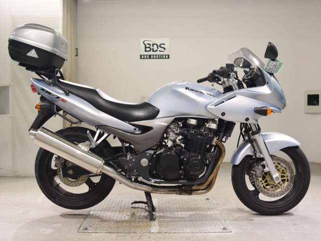 Kawasaki ZR-7 2004