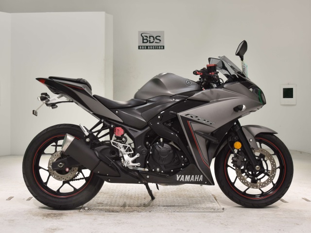 Yamaha YZF-R25 2016