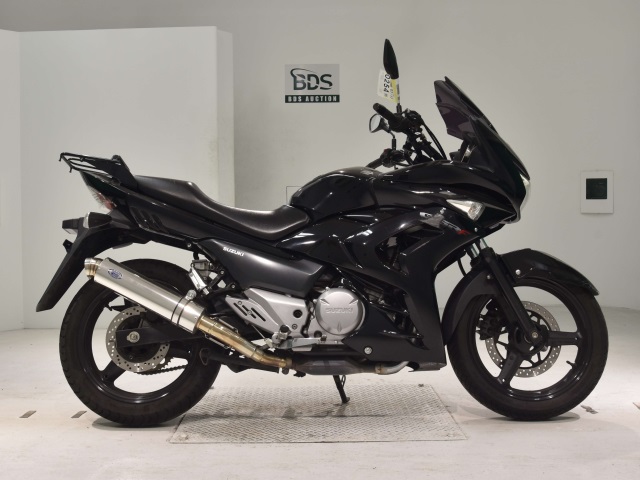 Suzuki GSR250F