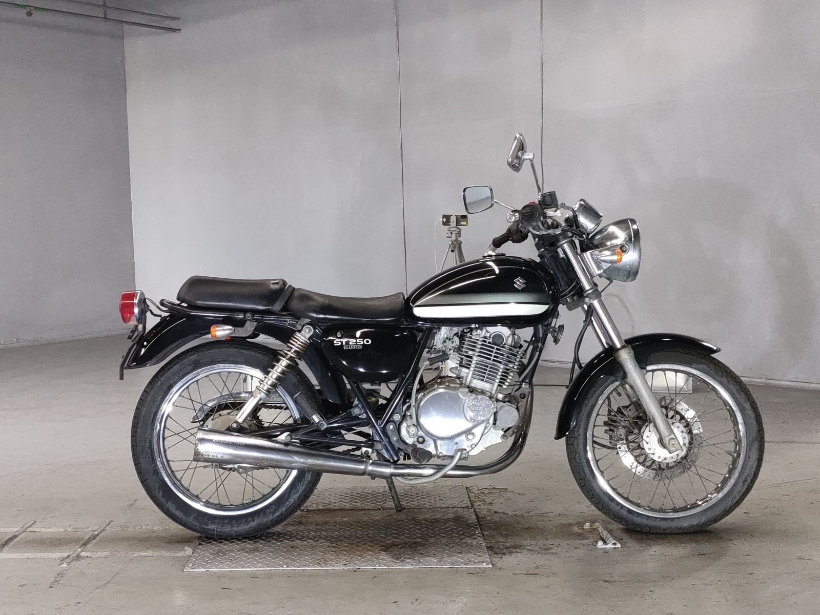 Suzuki ST250E 2004