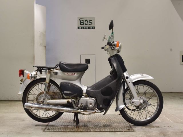 Honda C50 2002