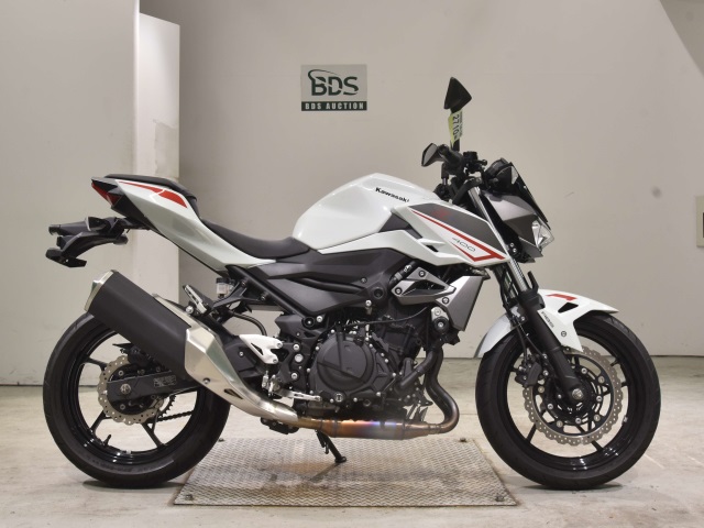Kawasaki Z400 2022