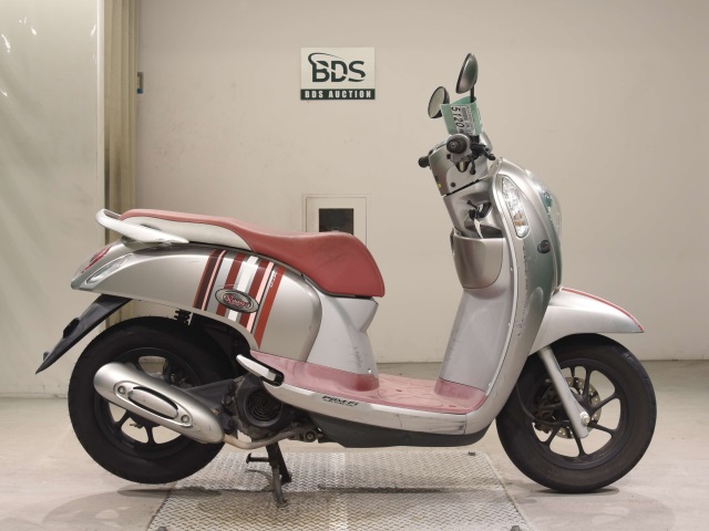 Honda SCOOPY110I 2015