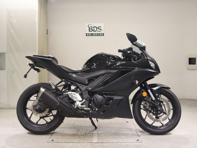 Yamaha YZF-R25 2021