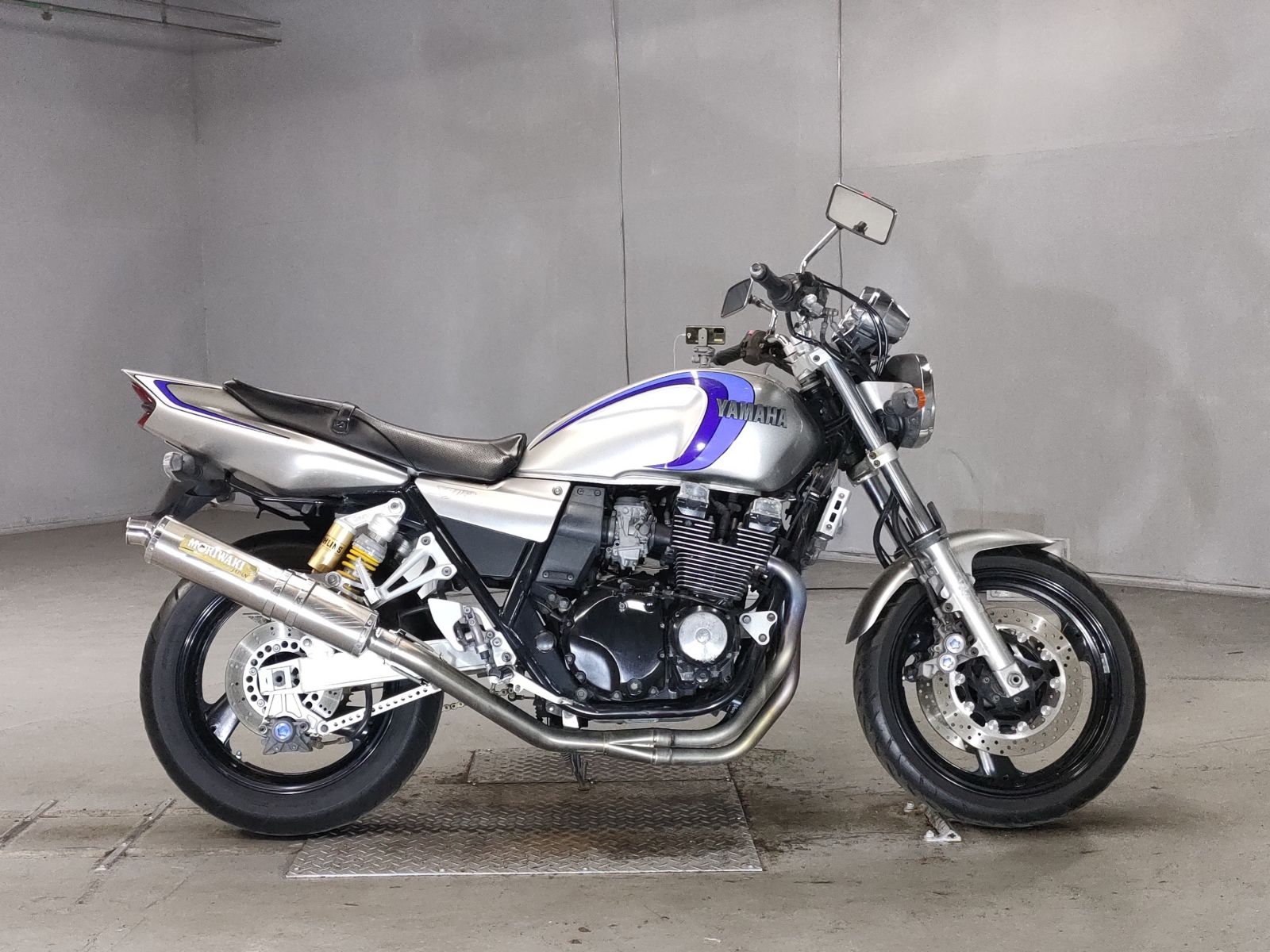 Yamaha XJR400 2004