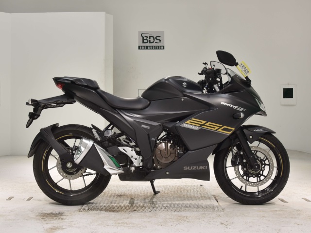 Suzuki GIXXER250SF