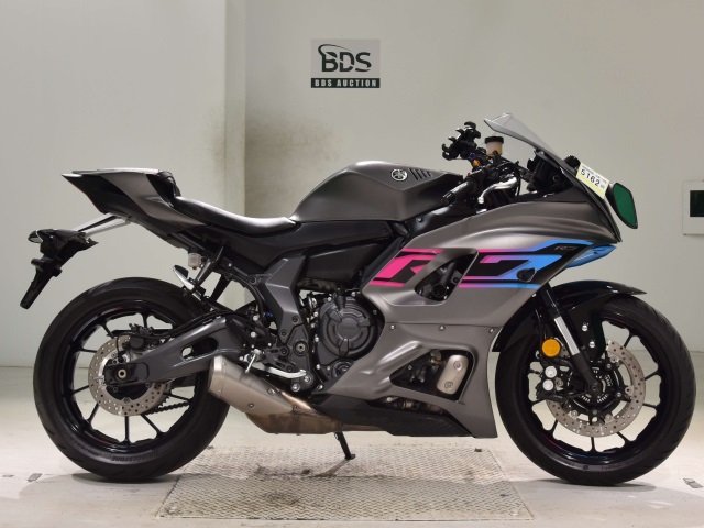 Yamaha YZF-R7 2021