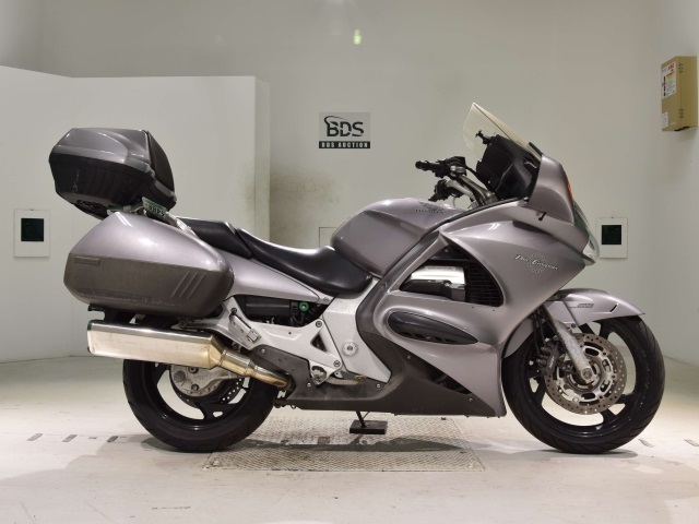 Honda ST1300 PAN EUROPEAN 2002