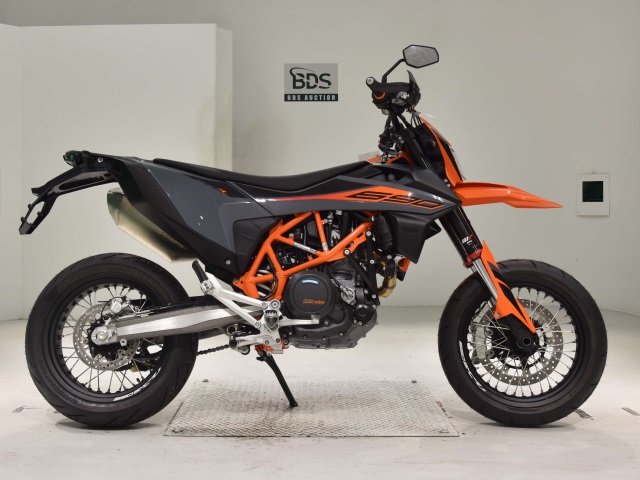 KTM 690 SMC R 2024