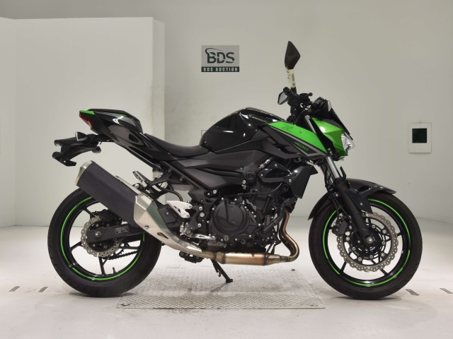Kawasaki Z400 2021